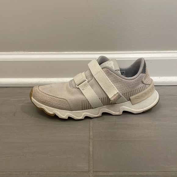 Sorel white tennis shoes - Picture 3 of 4